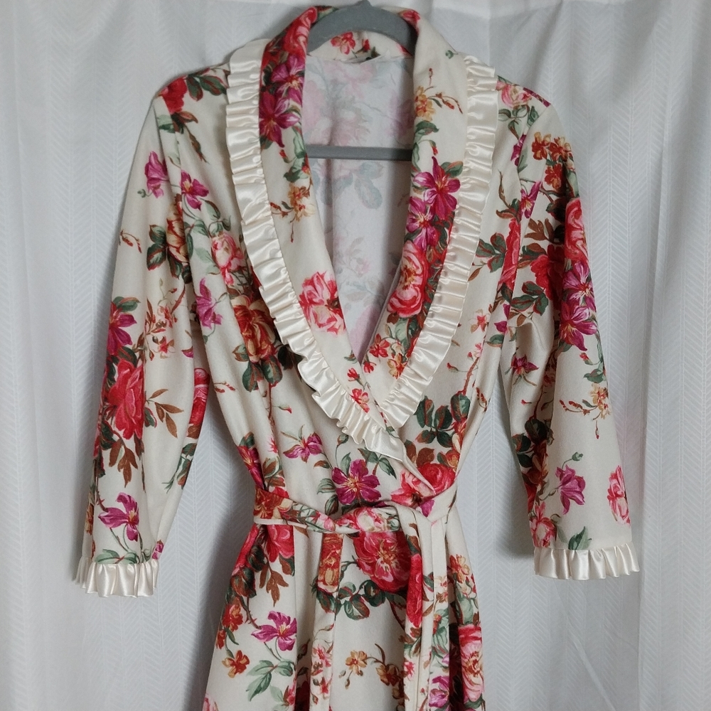 Vintage 1970s Kingly Robe ¾ Sleeve Floral Roses Maxi Ruffle Collar Cuff L Fleece